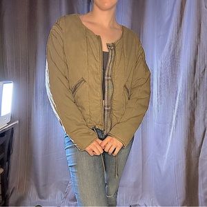 Free people cropped army green bomber jacket // medium